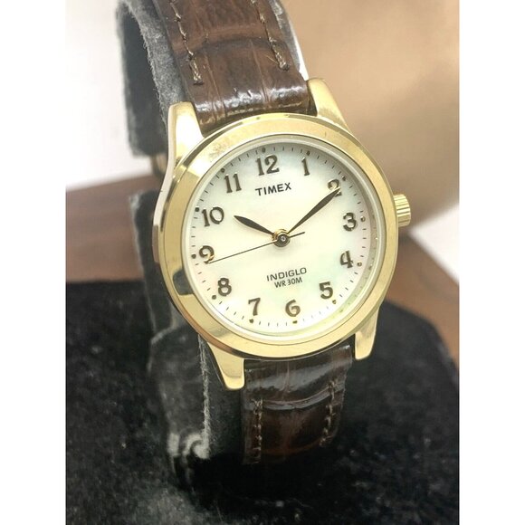 Timex Women's Watch TW2R63600 Indiglo Mother of Pearl Quartz Brown Leather 25mm - Picture 14 of 15
